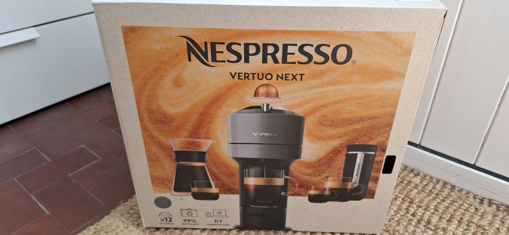 Máquina Café Nespresso Vertuo Next