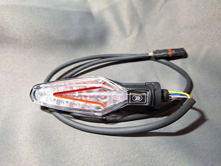 BMW S1000RR 3W1 LED MIGACZ KIERUNKOWSKAZ WTYCZKA E1