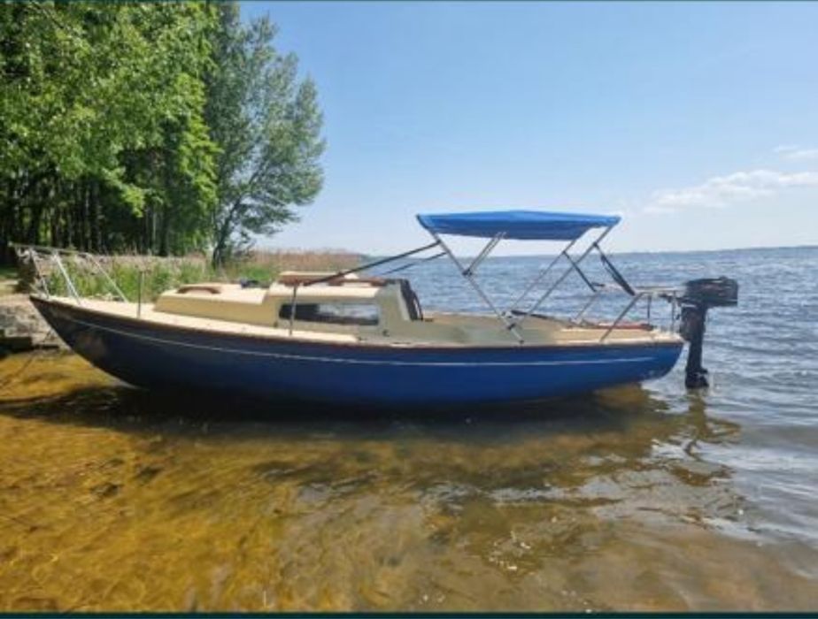 Łódź kabinowa Corribee