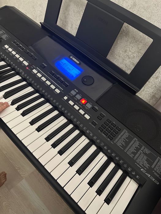 Продам синтезатор Yamaha PSR 433