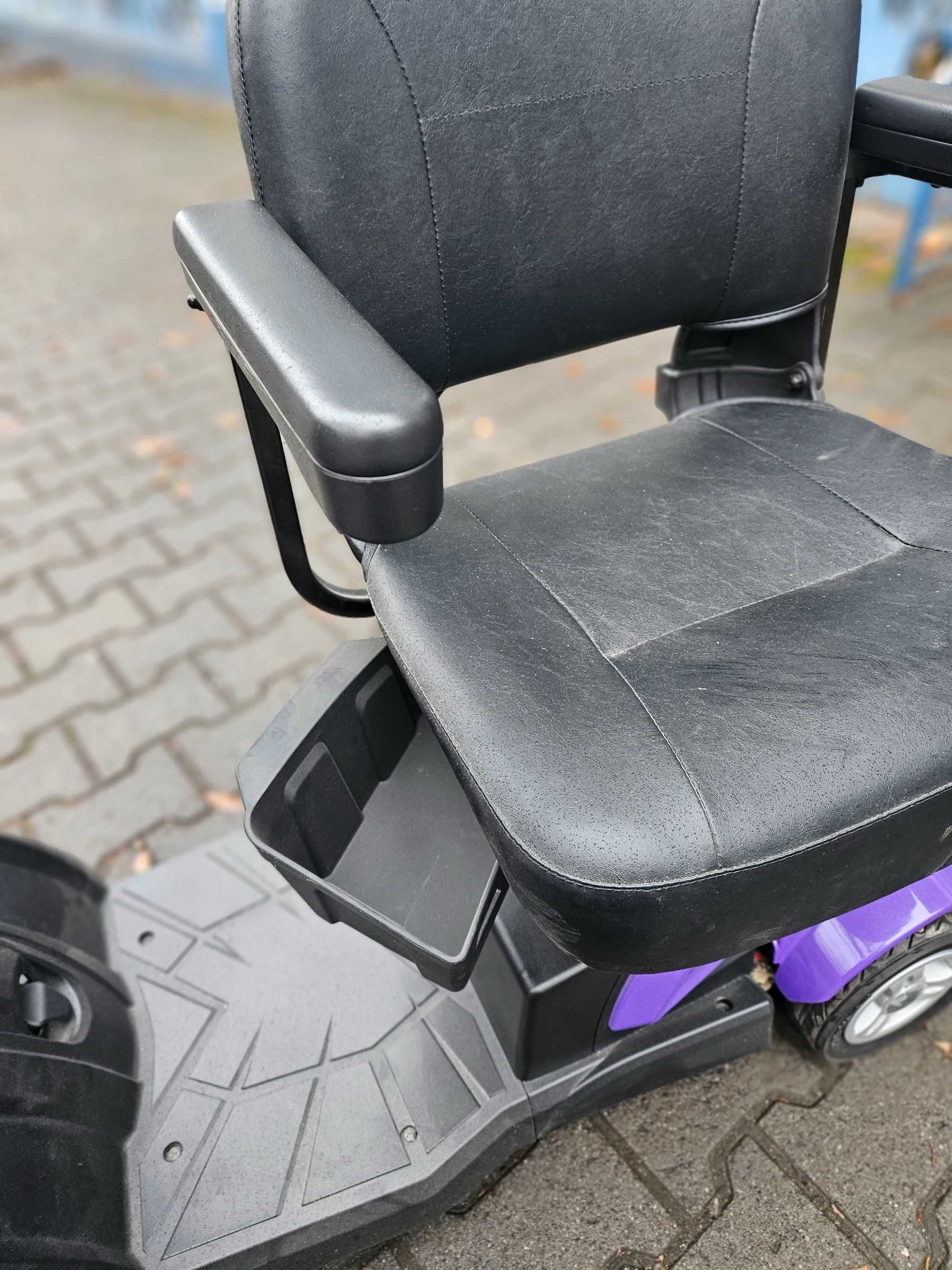 Skuter elektryczny dla osoby starszej lub niepełosprawnej