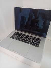 MacBook Pro 15" - i7 2.2GHz - 16GB RAM - SSD 256GB
