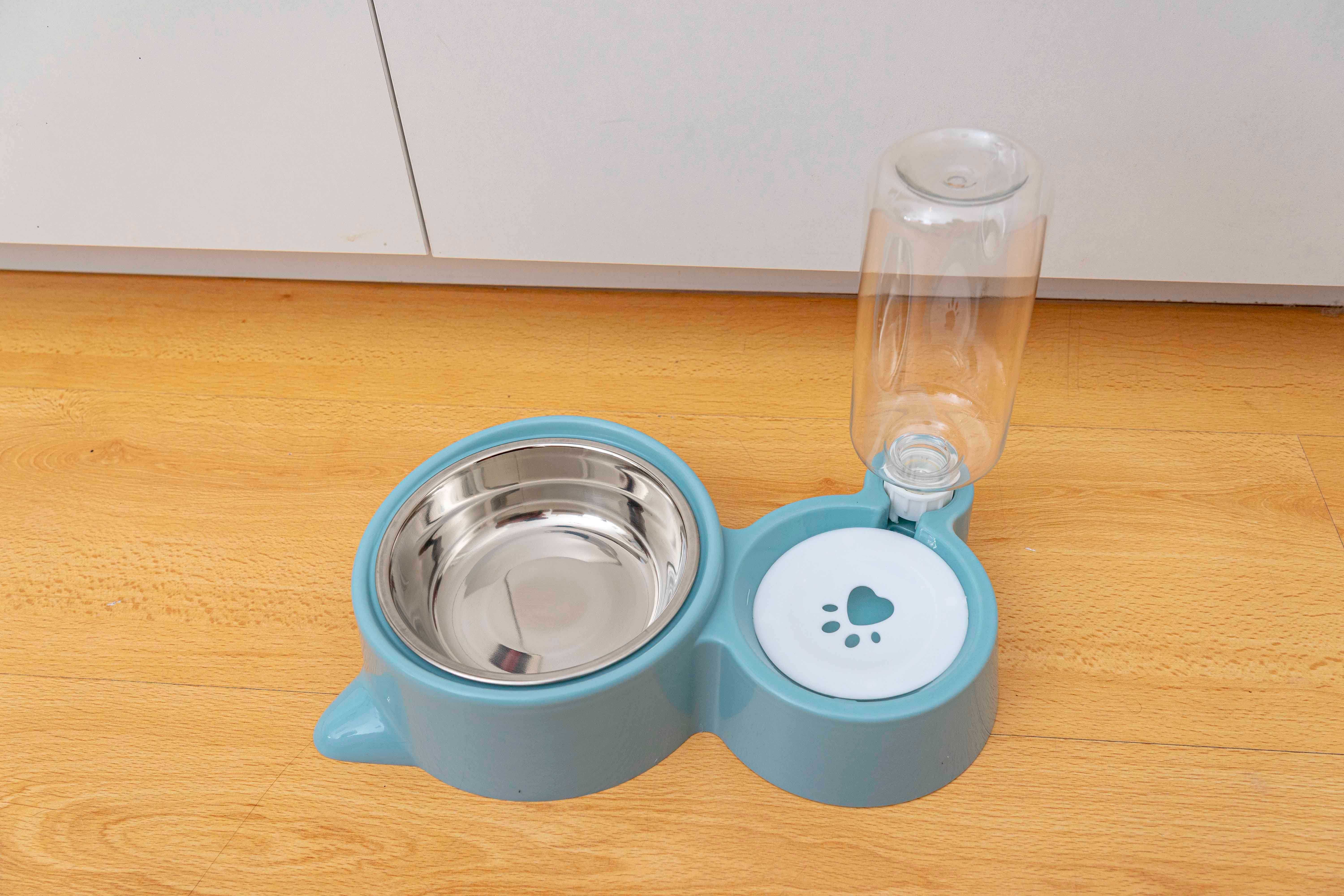 Dispensador automático de agua para gato, cor azul.