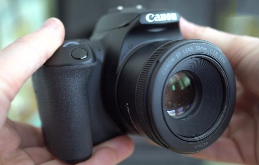 Pack Câmara Canon 250D