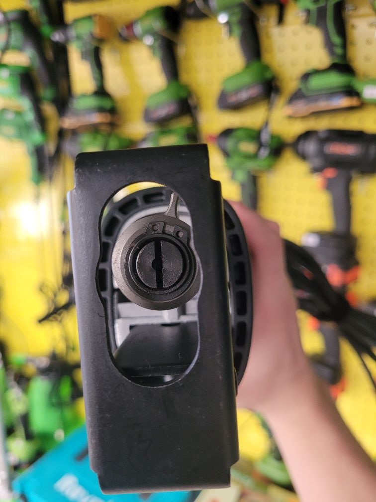 Шабельна пилка Procraft PSS1800 (регулювання оборотів)