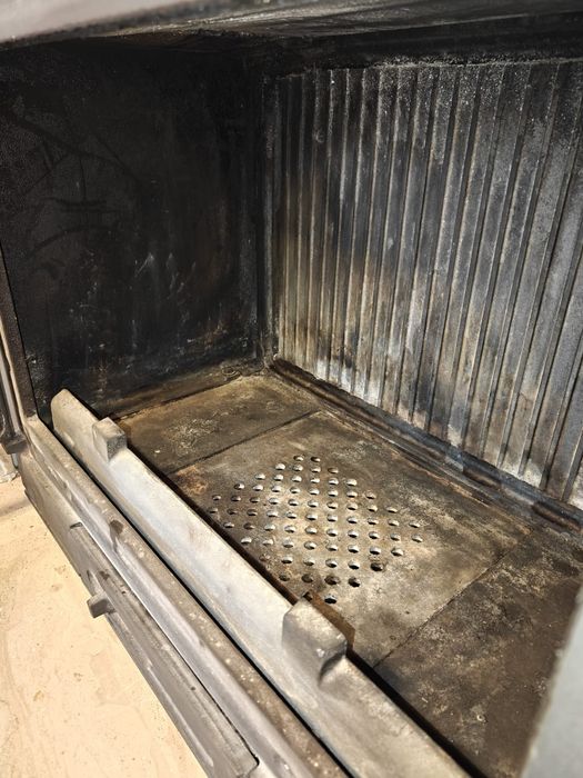 Wkład kominkowy z obudową z marmuru. Nordflam 24kW