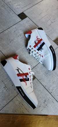 T H trampki tenisówki sneakersy logo 39 białe