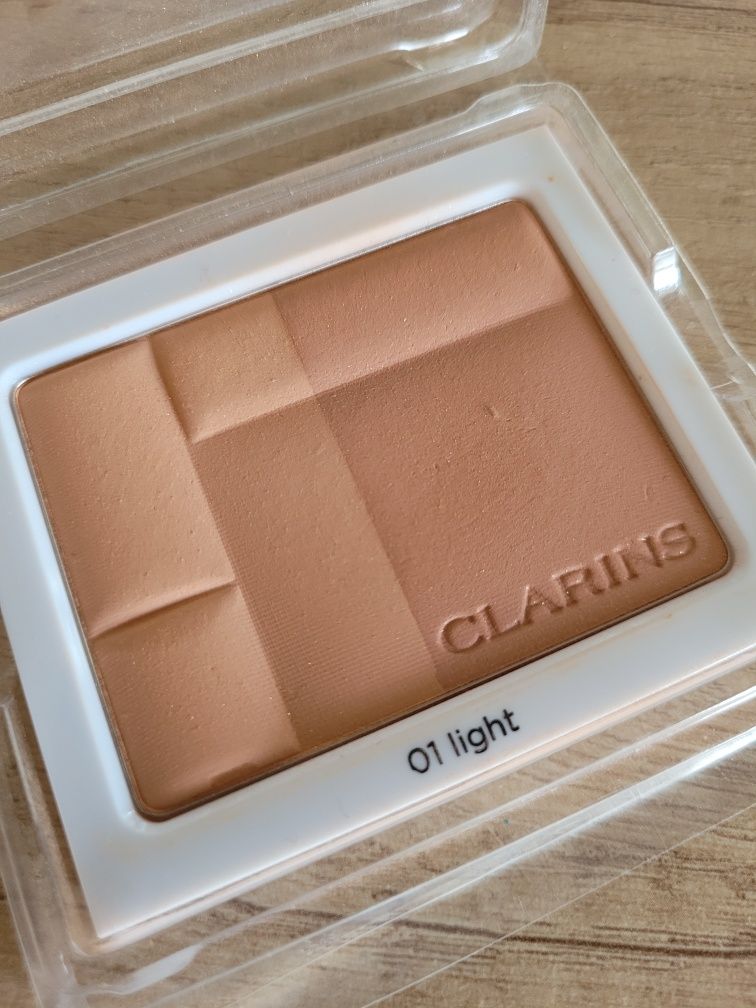 Bronzer Clarins puder konturowanie