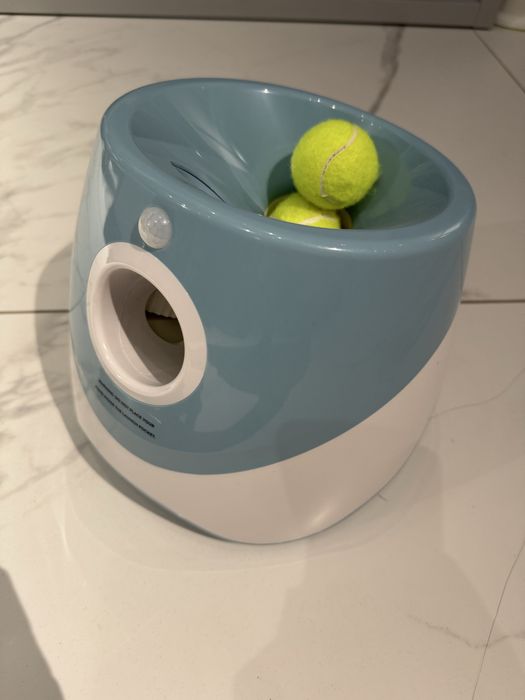 Автоматична машинка для метання м’ячиків для собак