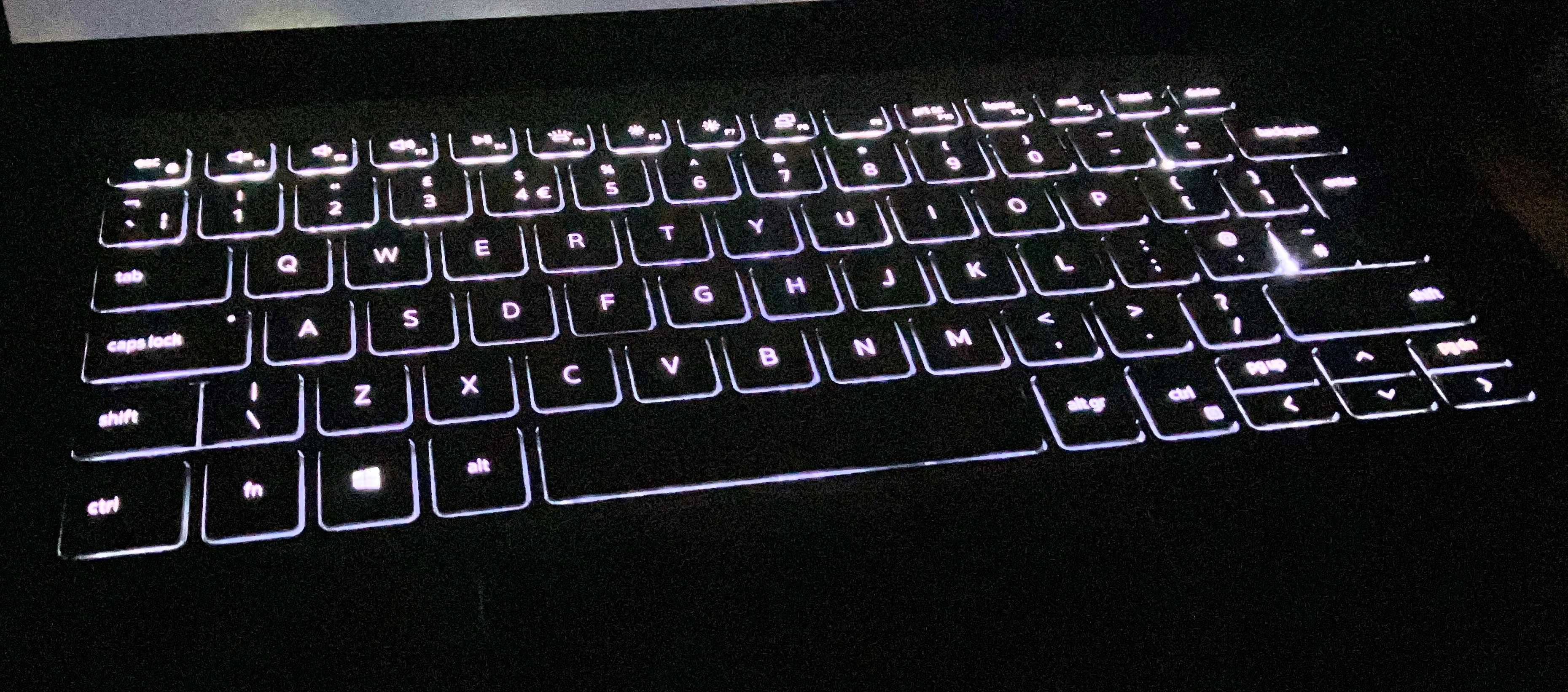 Laptop DELL 5401 Intel® Core™ i5-10th 16GB 256GB SSD USB-C™ FHD Win 11