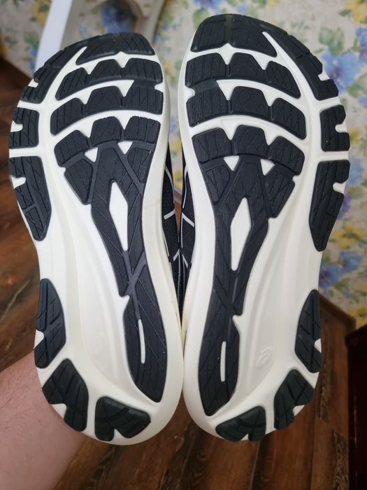 Оригінал 100% чоловічі кросівки оригінал asics gt 2000 13  euro 46