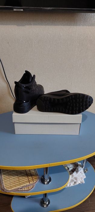 Кросівки 39,40 жіночи, кроссовки