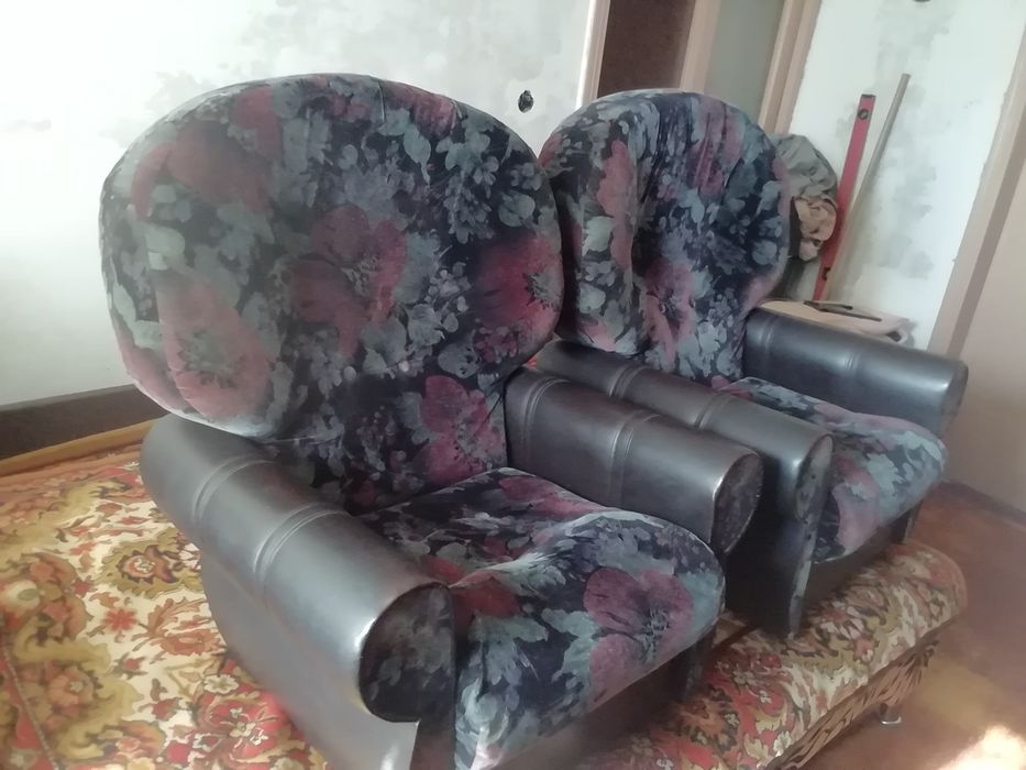 Мягкие кресла 2штуки