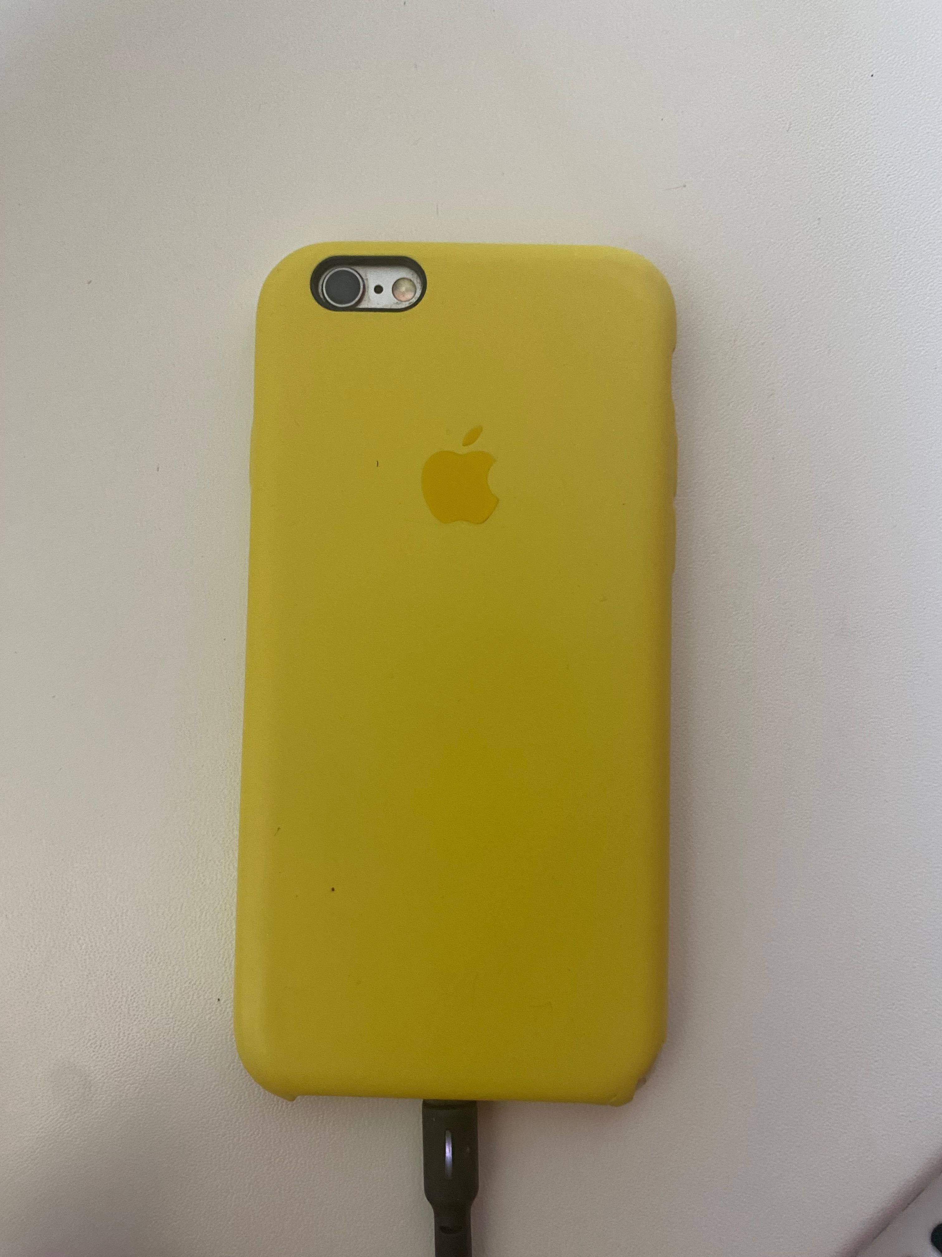 iPhone 6S продається