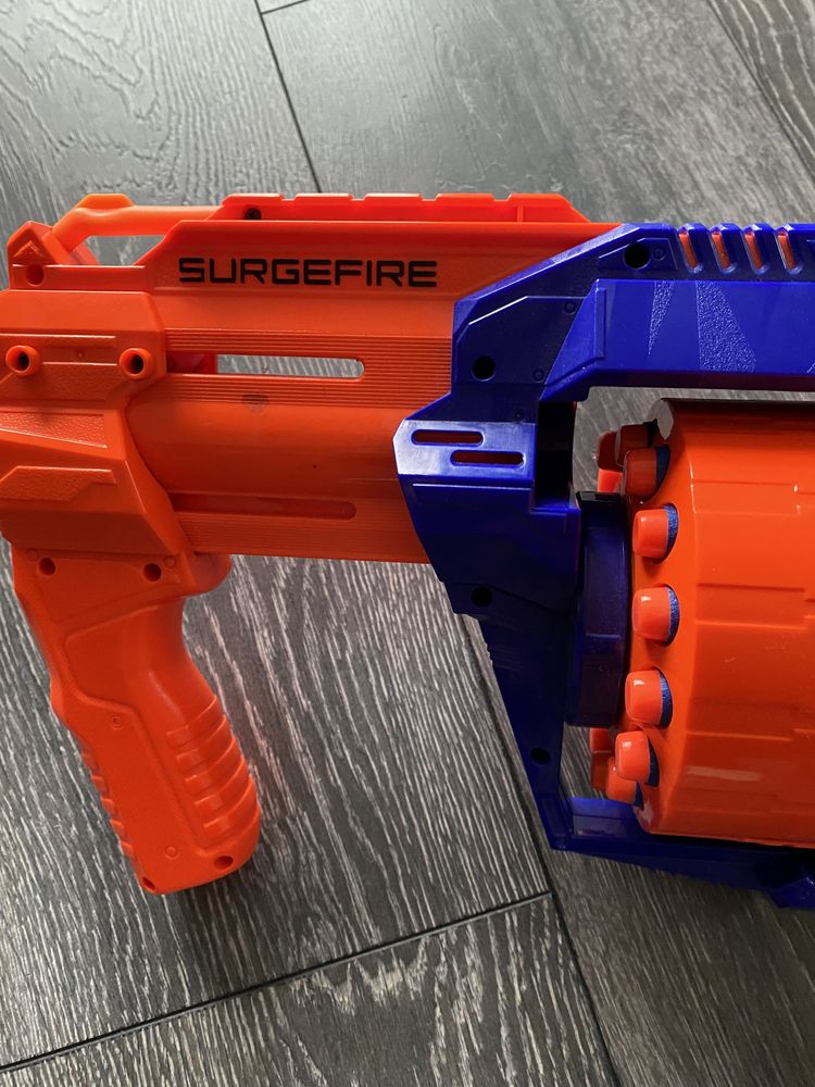 Pistolet NERF N-Strike Elite surgefire