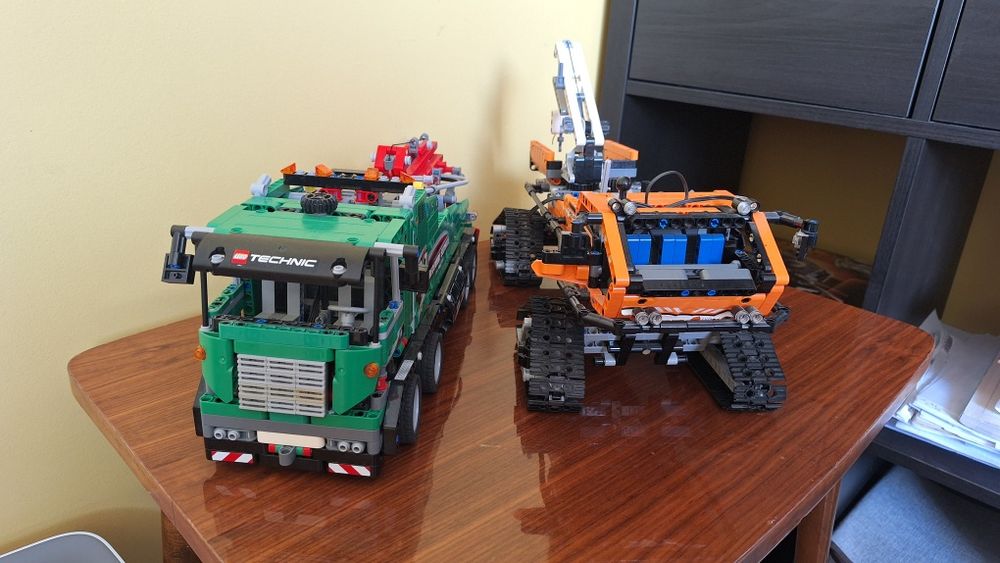 2 zestawy Lego Technic 42008 + 42038