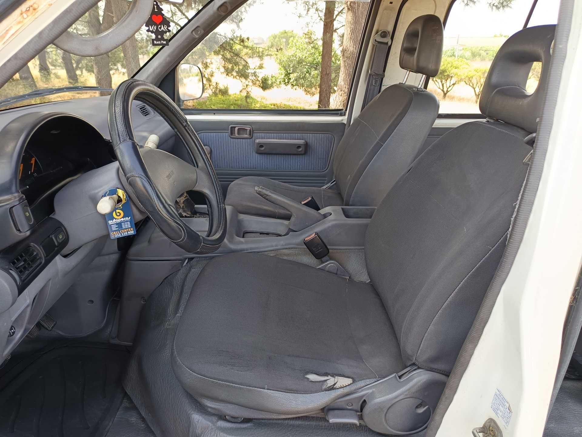 Nissan Vanette Cargo 2.3 D - 1995 - 5 Lugares