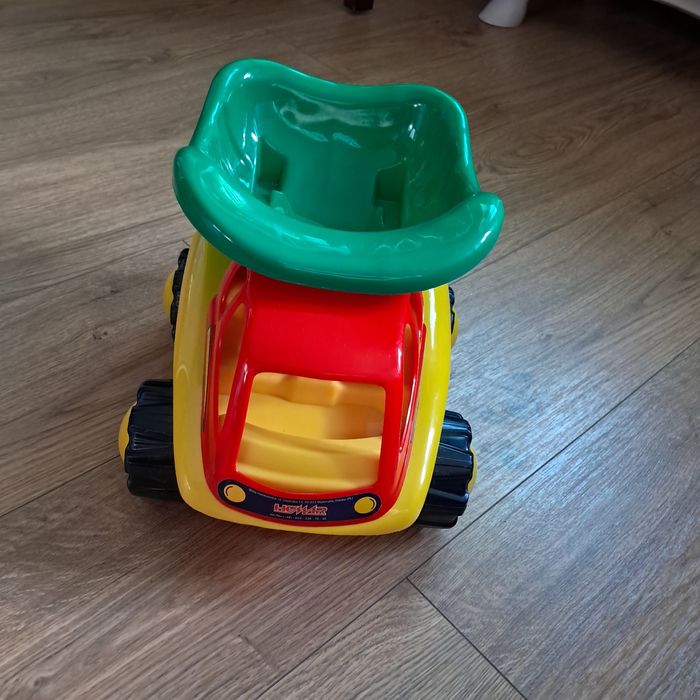 Duże auto wywrotka