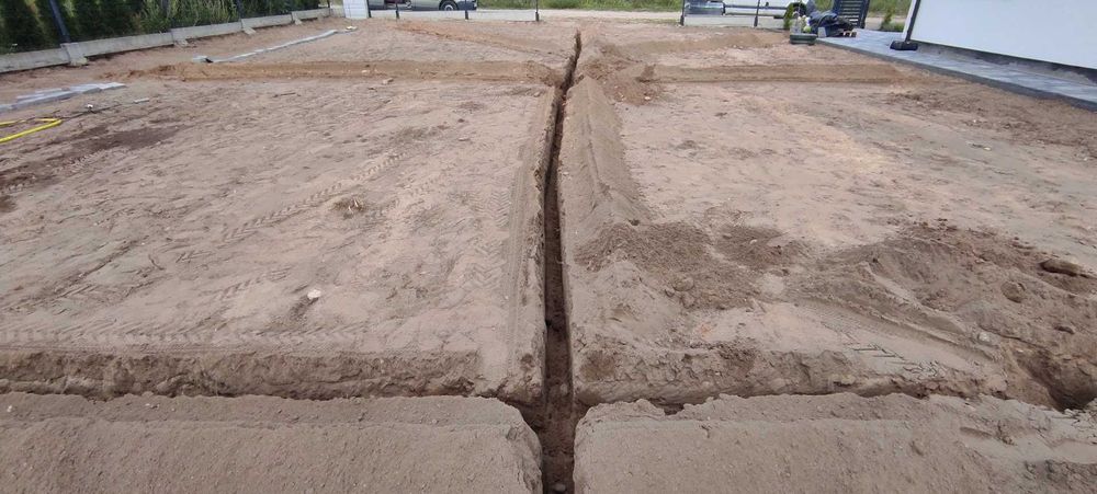 Usługi minikoparką, koparką łańcuchową, przeciskiem-kretem