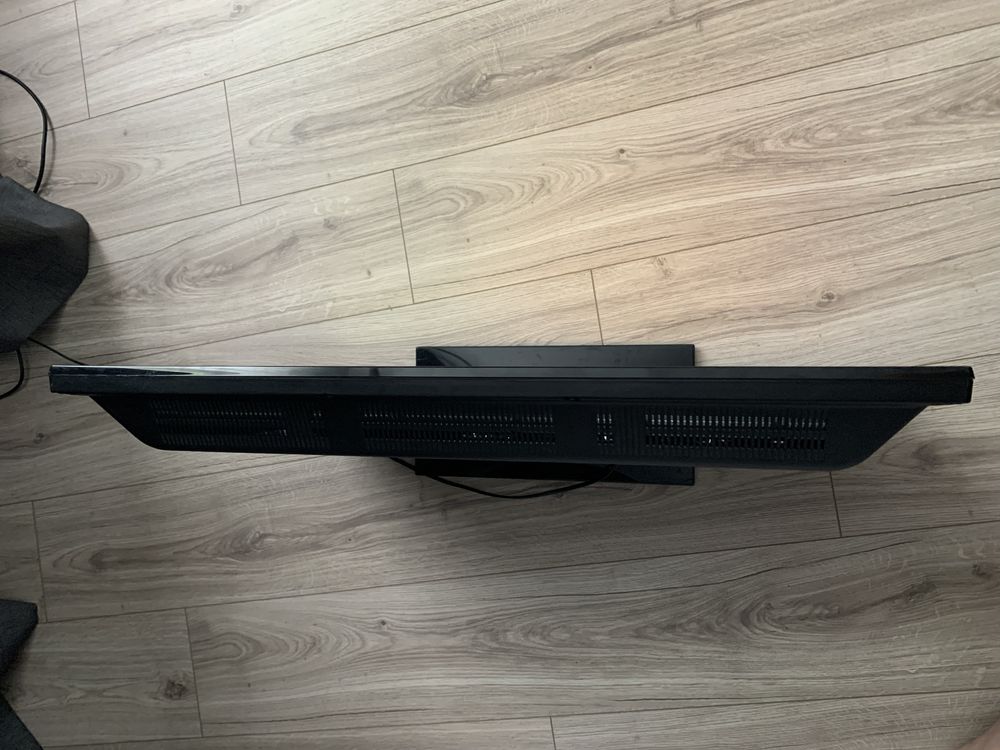 Телевізор Techwood 32 smart TV