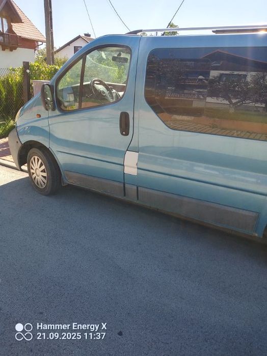 Opel vivaro 9 osobowy HAK super stan