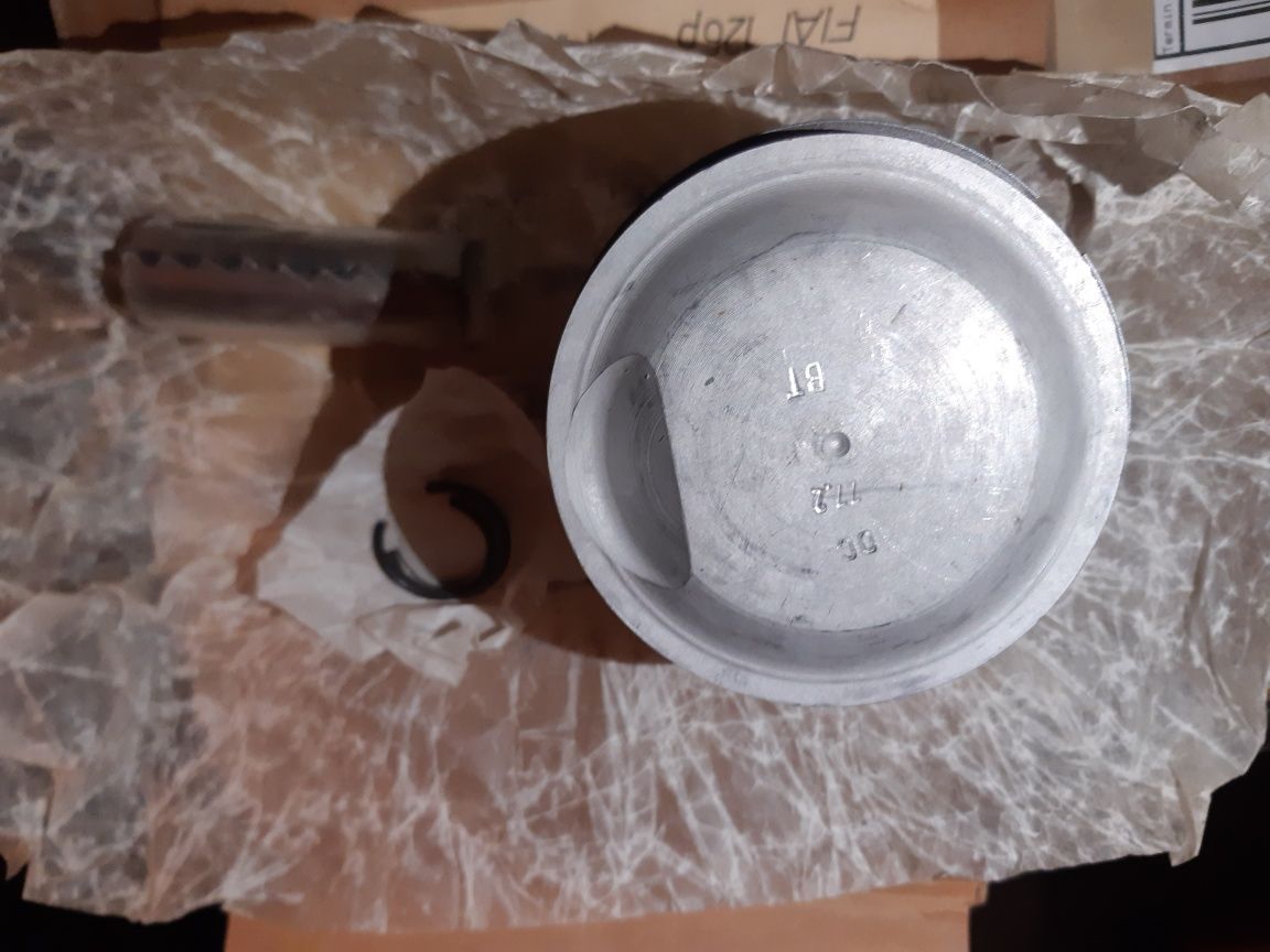 Kompletne tloki fso polonez 1500  fi 77,2 1 szlif