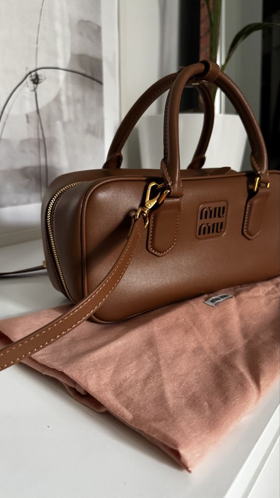Miu Miu Medium skora naturalna brąz