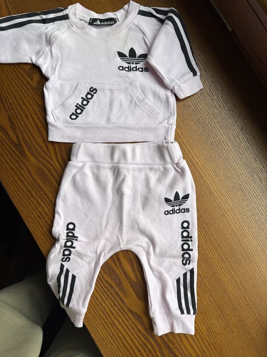 Sliczny dresik dla maluszka adidas rozm 62 do 70