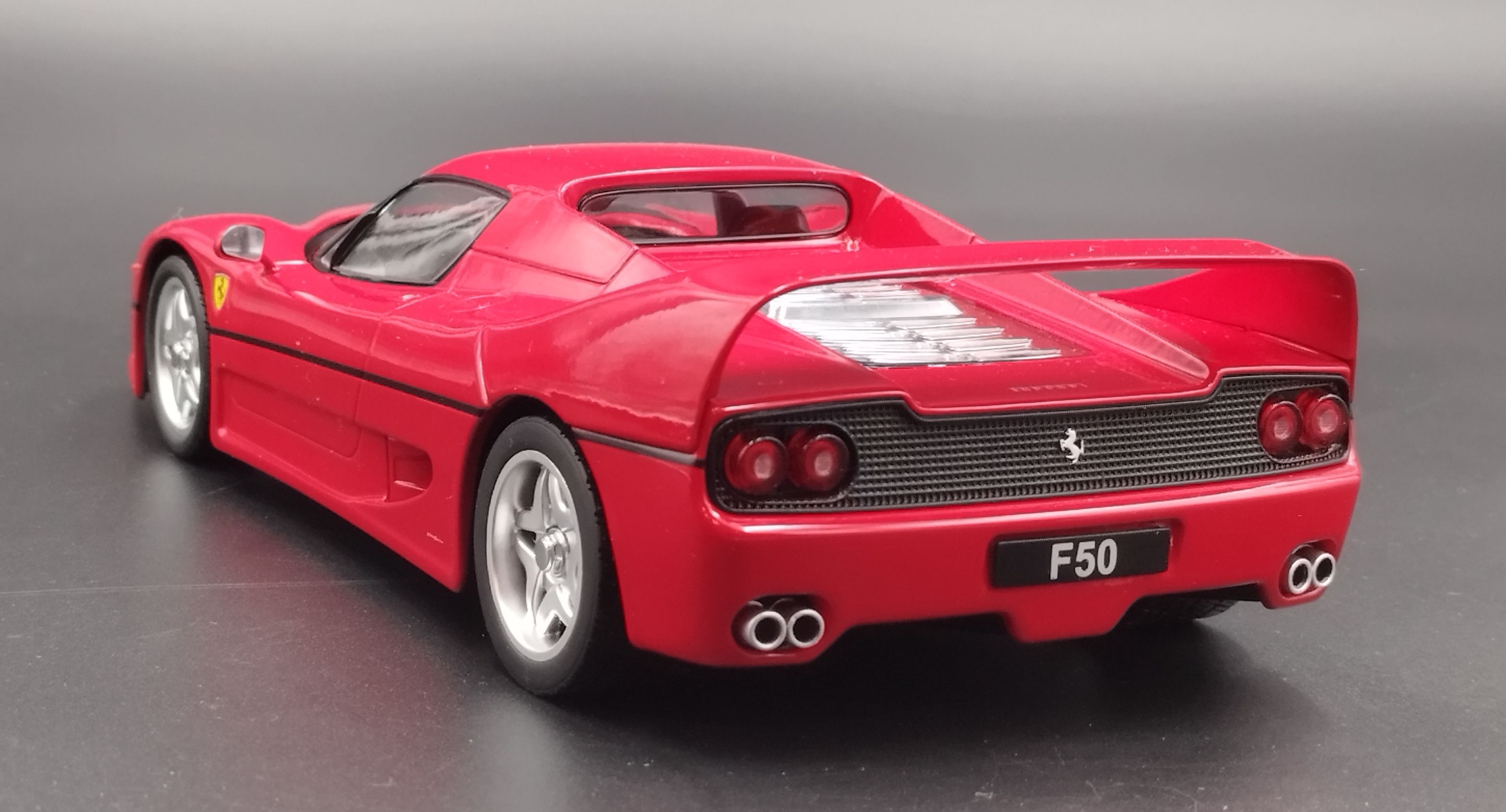 1:18  K&K  Scale 1995 Ferrari F50 Hardtop Model Nowy