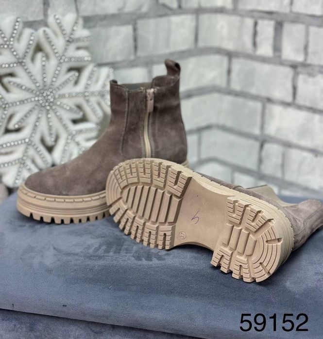 Жіночі шкіряні зимові черевики челсі в кольорах