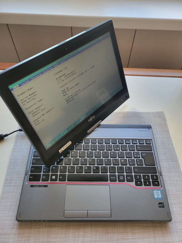 Ноутбук трансформер Fujitsu Lifebook T726