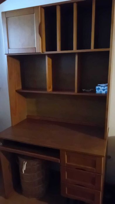 Secretária com estante 2 em 1