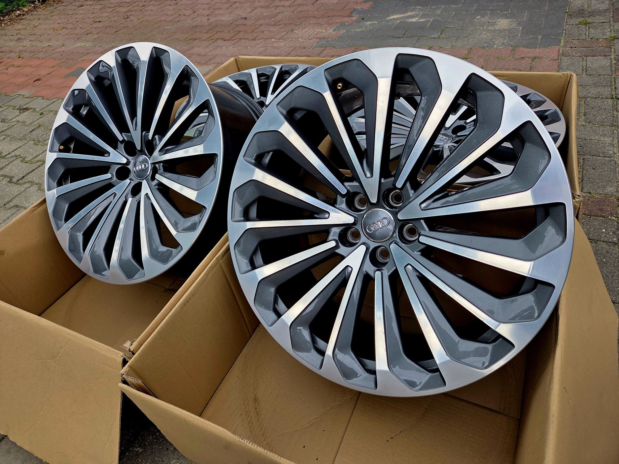 Oryginalne felgi Audi 21 Audi Etron , A6 A7 A8 Bicolor