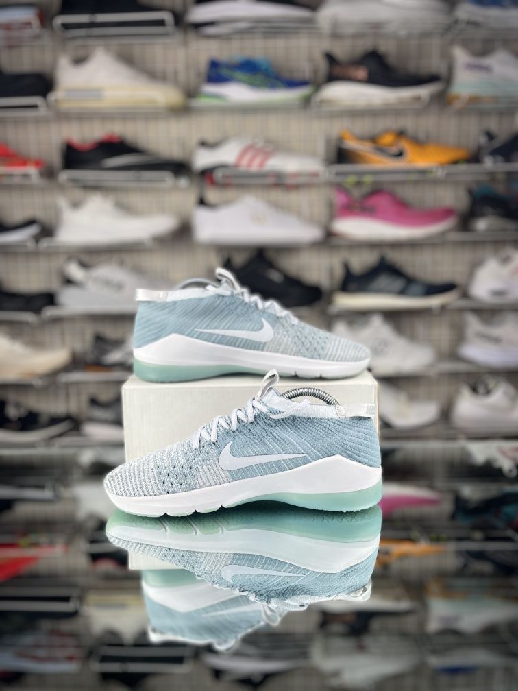 Кроссовки Nike Air Zoom Fearless 39 Размер Отличное состояние