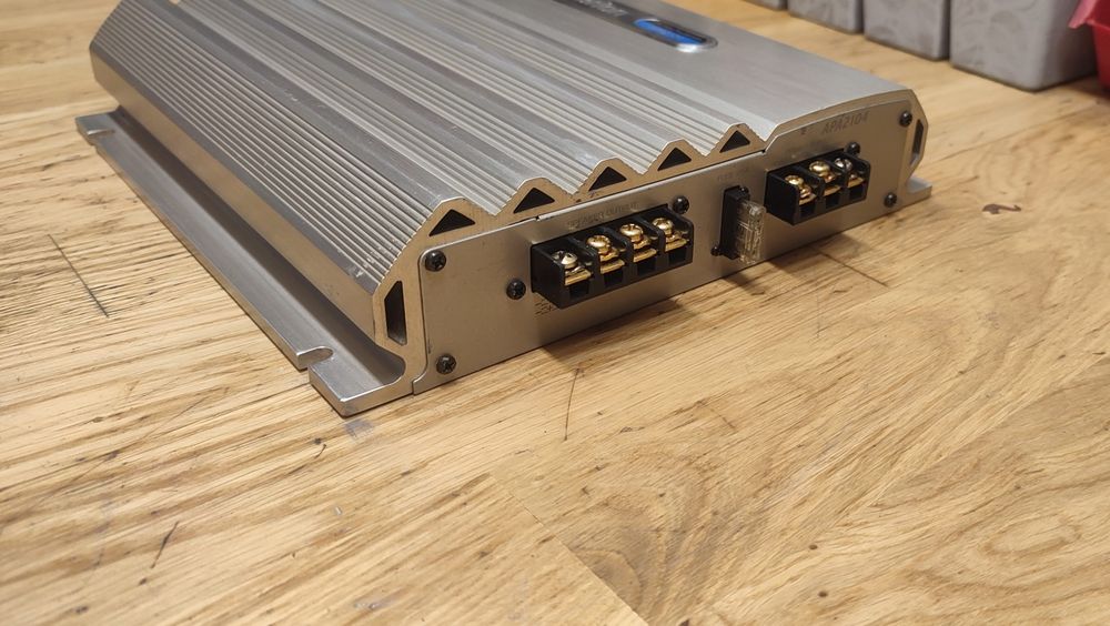 Wzmacniacz Clarion APA 2104 , 2/1 kanał hi end Japan Oldschool