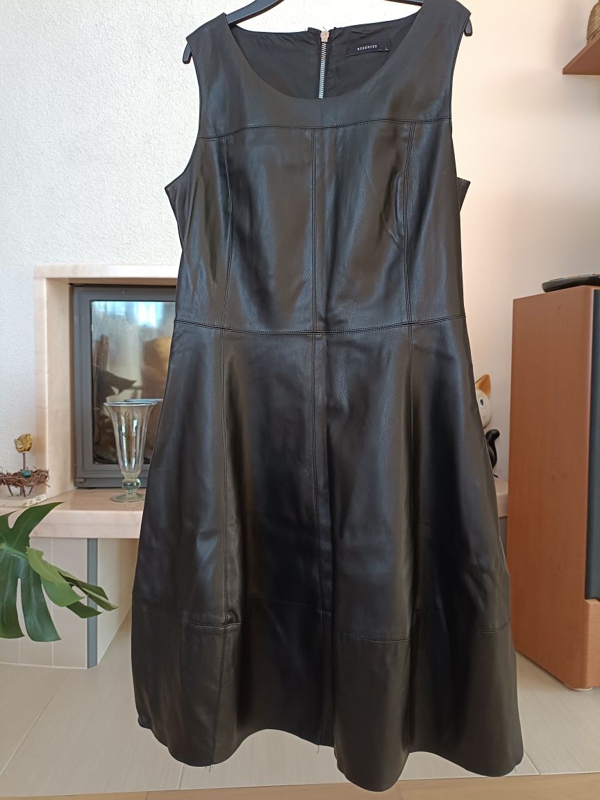Sukienka skóropodobna czarna