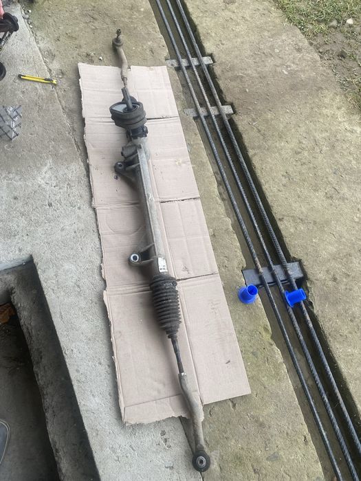 Рульова рейка Nissan Leaf  (під відновлення)