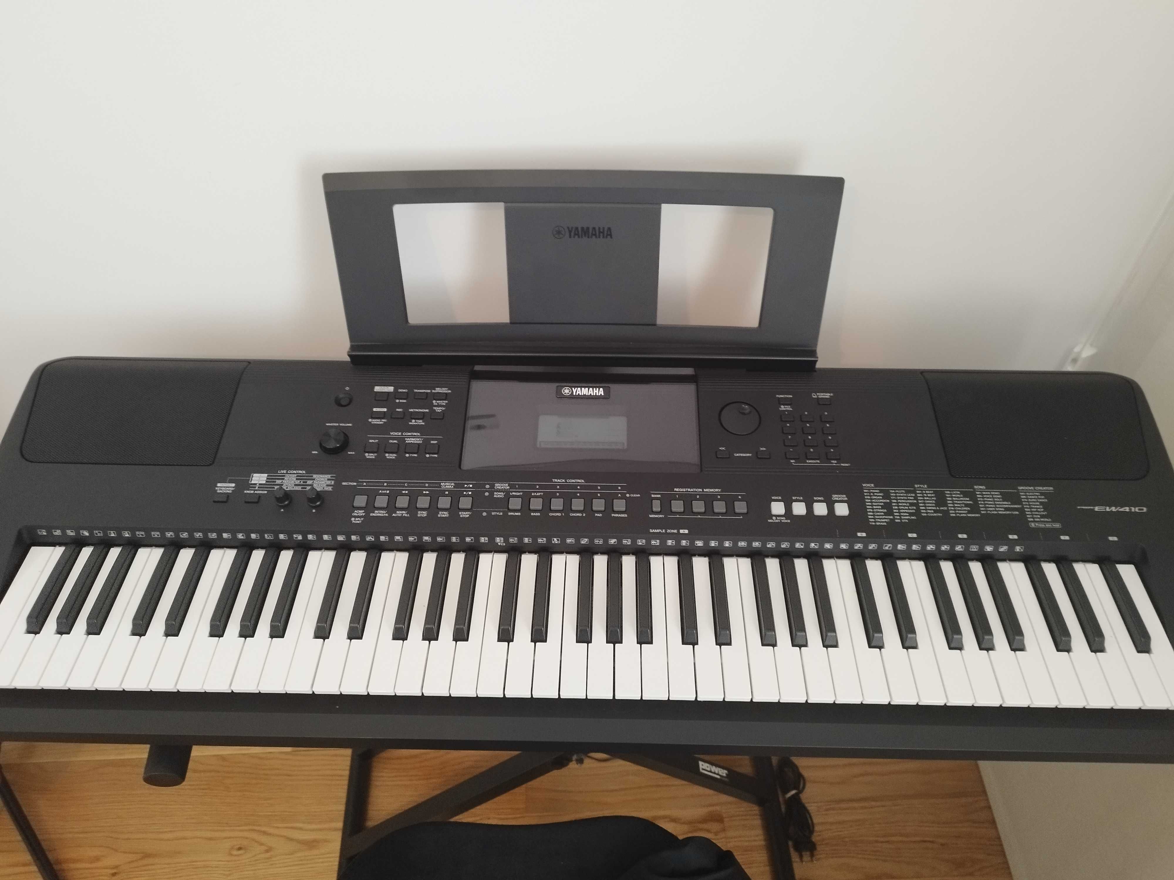 Teclado Yamaha psr EW410