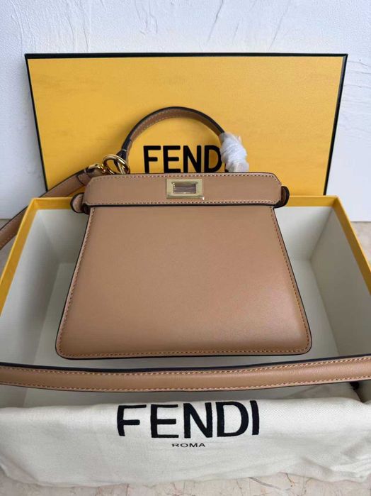 Bolsa transversal Fendi proveniente de Barcelona