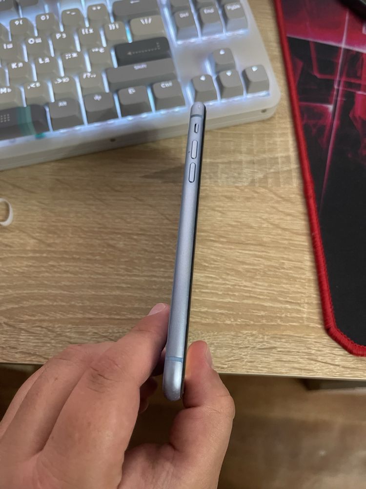 Iphone XR,батарея 100 відсотків.
