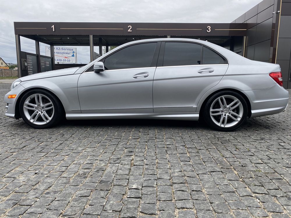 Продам или обменяю шикарный Mercedes Benz c300 4matic AMG