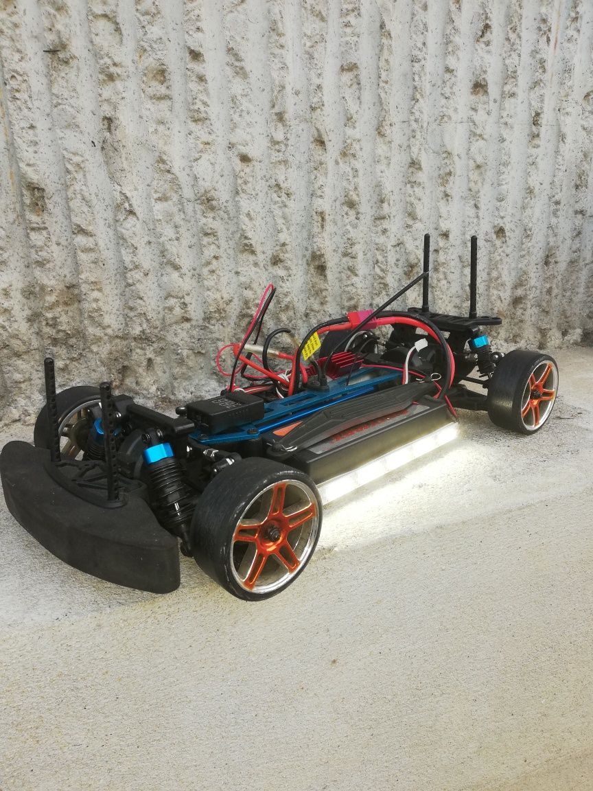 Carro eletrico para drift escala 1.10