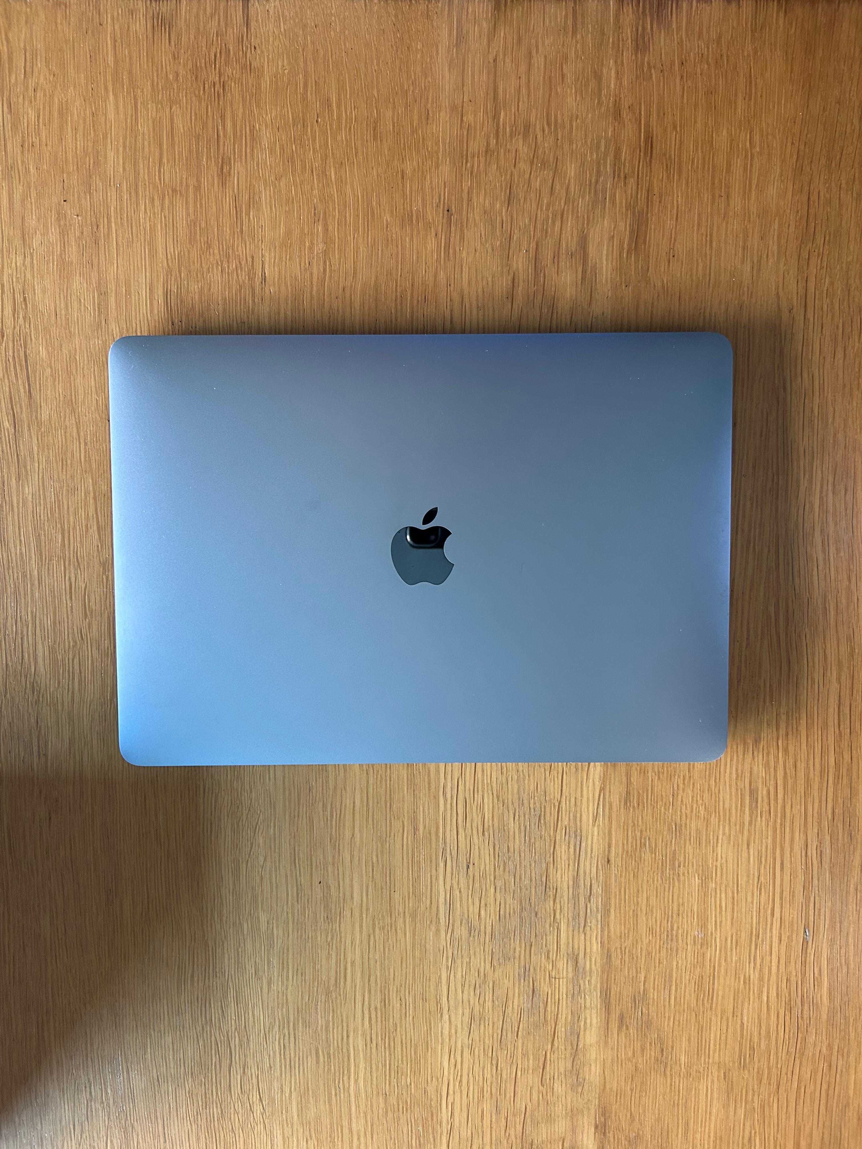 MacBook Air APPLE Cinza Sideral  - Apple M1 - RAM: 16 GB - 8 Core