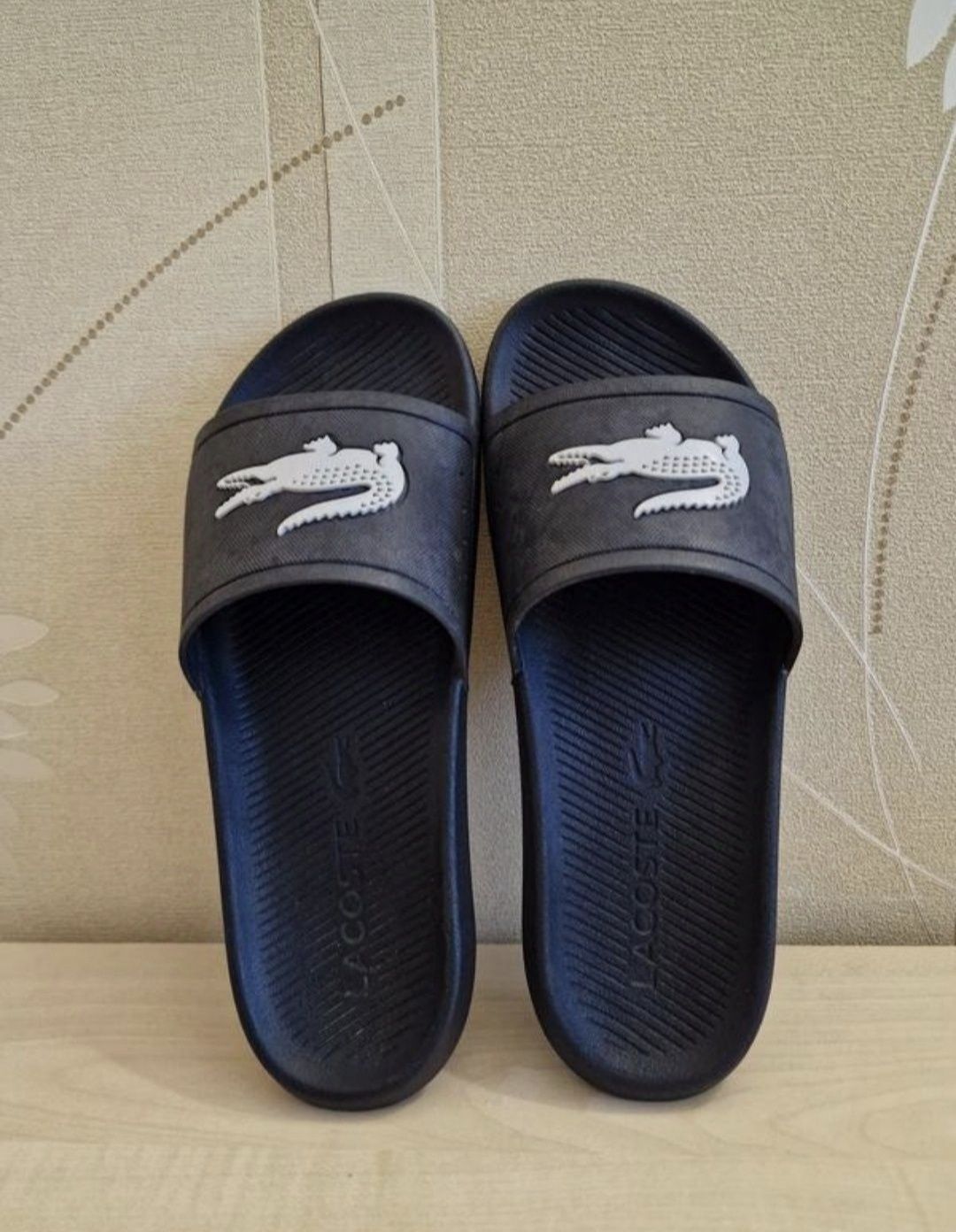 Шлепанцы Lacoste