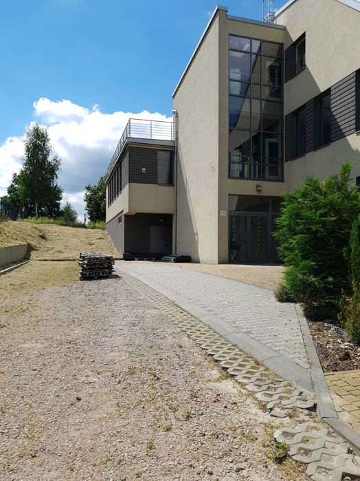 Magazyn z rampą, 350 m² i pom. social. Kokotów / Kraków – A4 / Rybitwy