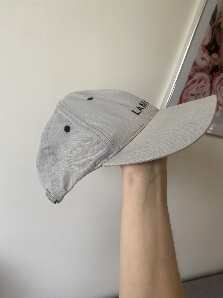La Mania czapka z daszkiem szara siwa napis