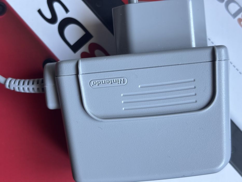 Nintendo 3DS XL em caixa