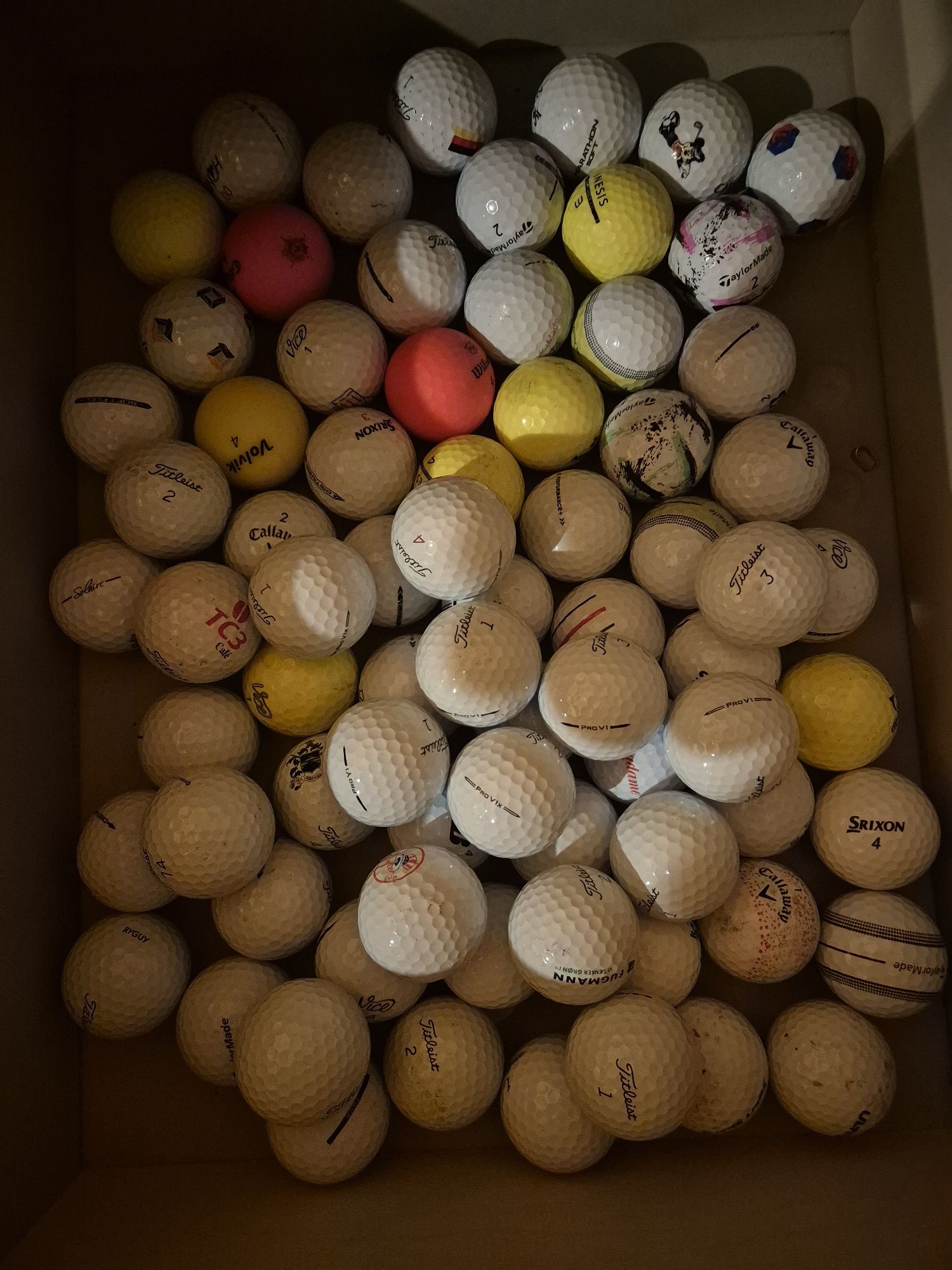 Bolas de golfe todas como novas