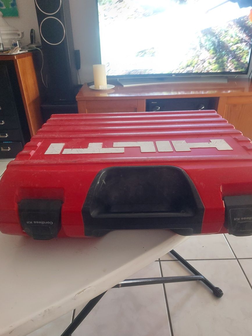Caixa da HILTI para 2 máquina