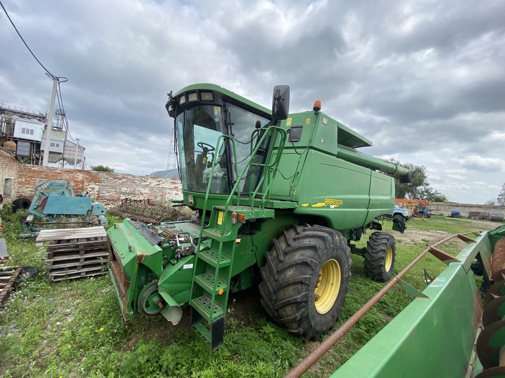 Продам комбайн John Deere 9880STS